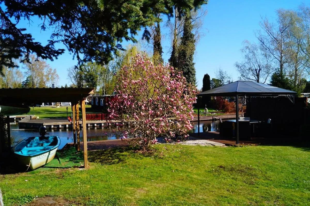 Ferienhaeuschen Direkt Am Wasser Inklusive 2 Boote location
